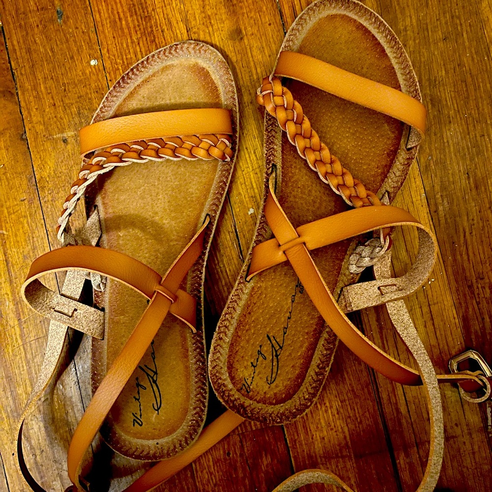 Sandals💕💜 Cute & Vintage! I’ve outgrown these.